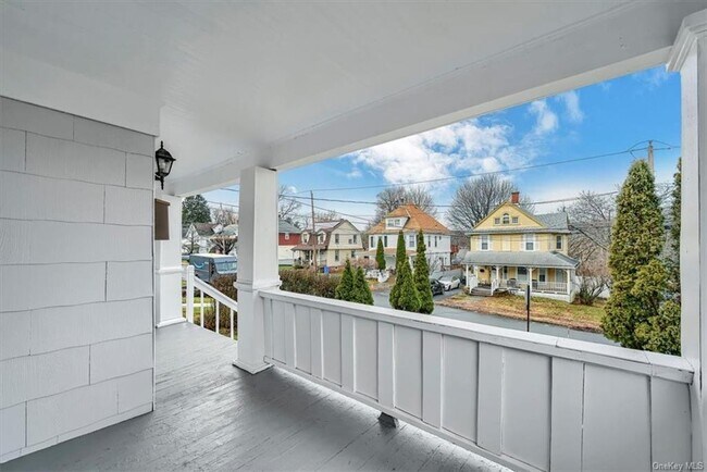 Foto del edificio - 1 Watkins Ave