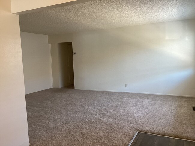 Building Photo - Live Oak