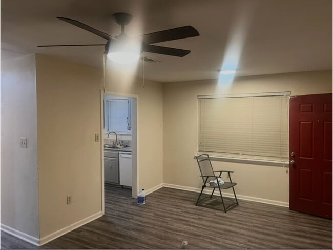 Building Photo - 4254 Southpark Dr