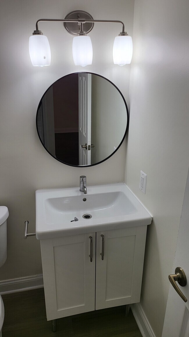 Foto del edificio - 6123 Drylog St
