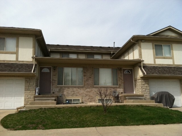 Primary Photo - 38275 Schoenherr Rd