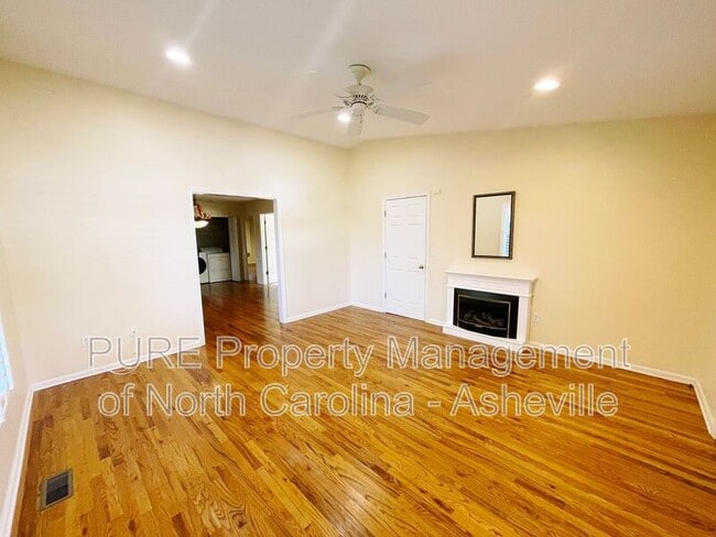 Building Photo - 15 Spring Village Ln