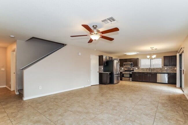 Foto del edificio - 2809 E Cherry Hills Dr