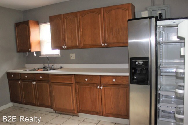 Building Photo - 3 br, 1.5 bath House - 4684 W 158th St