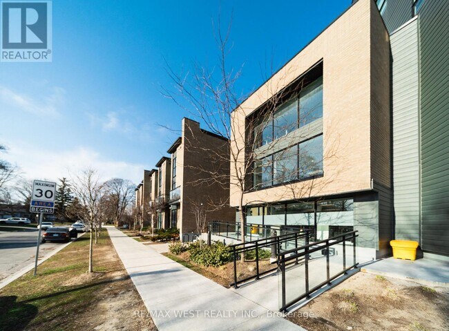 Photo du bâtiment - 1 Falaise Rd