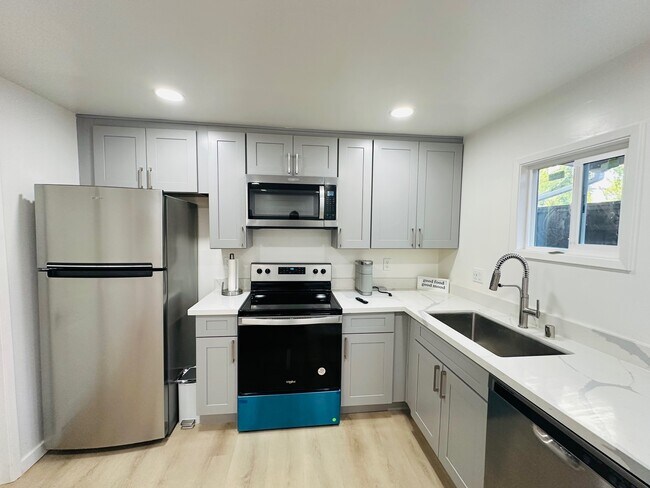 Foto del edificio - 3428 Middlefield Rd