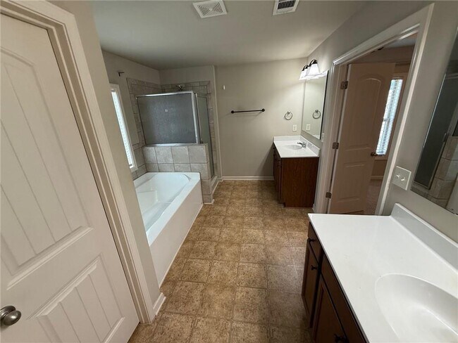 Building Photo - 611 Ceremony Way