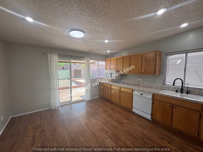 Building Photo - 3202 W Calle Fresa