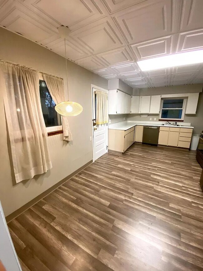 Foto del edificio - Newly Updated Townhouse in Mt. Washington ...