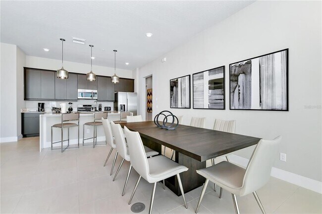 Building Photo - 7740 Sandy Ridge Dr