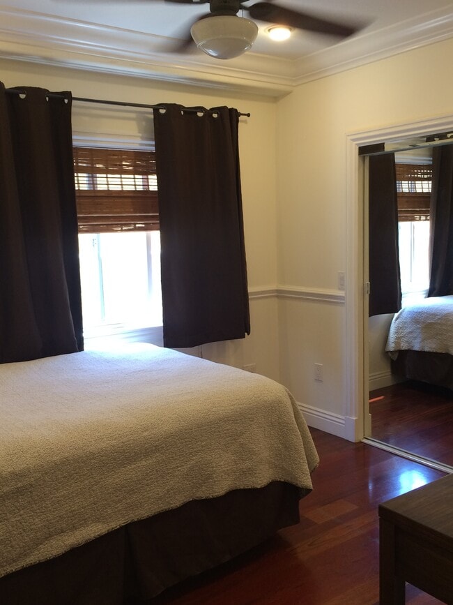 Foto del edificio - 4641 W 162nd St
