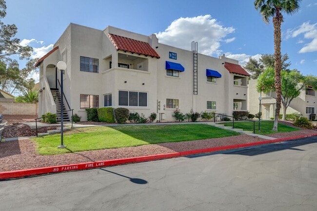 Building Photo - 101 Luna Way