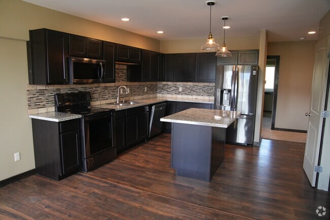 Building Photo - 2946 N 27th Ave