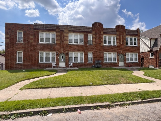 Building Photo - 14731-14735 Woodmont Ave