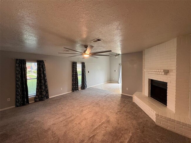 Building Photo - 2071 Country Village Blvd