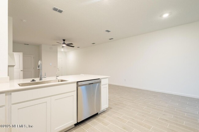 Foto del edificio - 2181 Windward Cay Ln