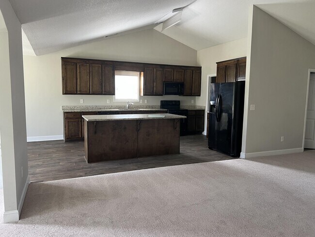 Building Photo - 668 River Mist Cir