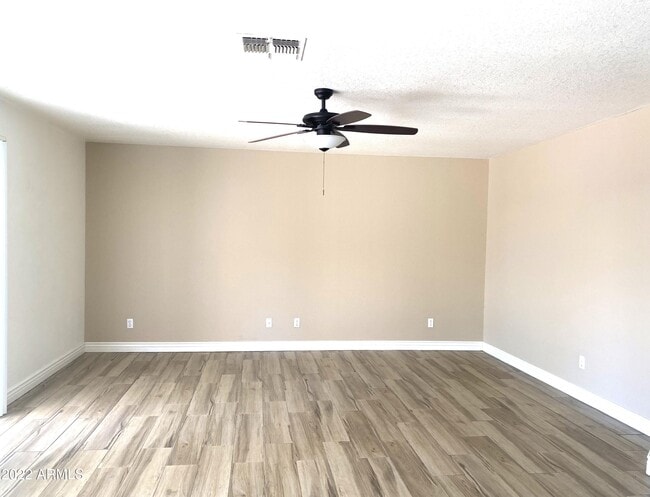 Foto del edificio - 1013 W Sandra Ter