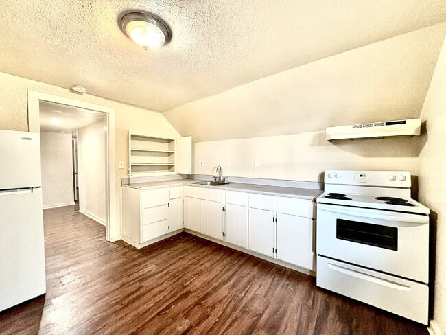 Building Photo - Bright & Centrally Located 1-Bedroom Apartment Near Downtown San Jose