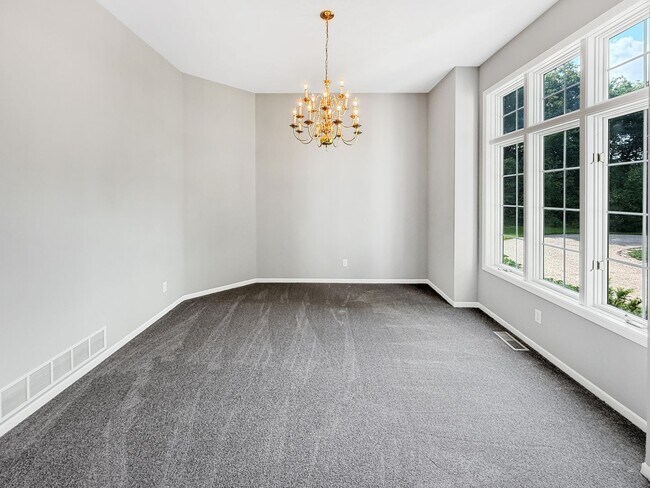 Foto del edificio - 3200 Lakeside Dr