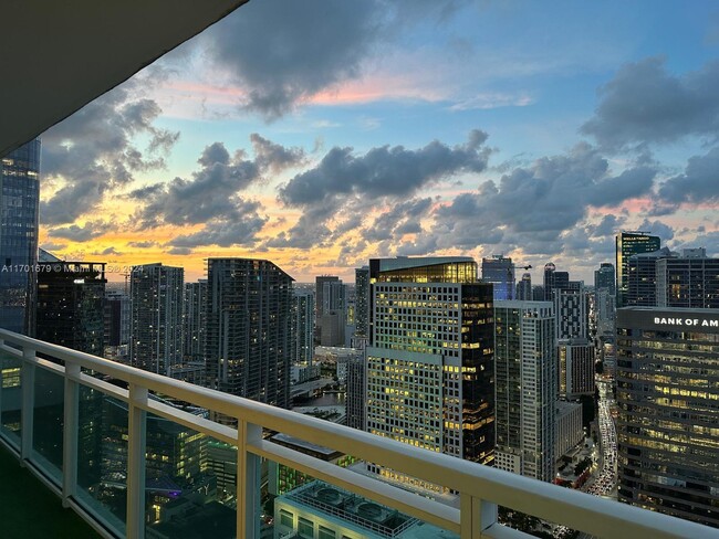 Foto del edificio - 950 Brickell Bay Dr