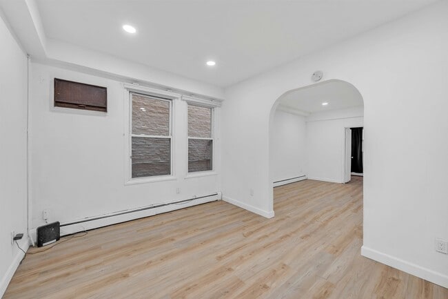 Building Photo - 110 34th St