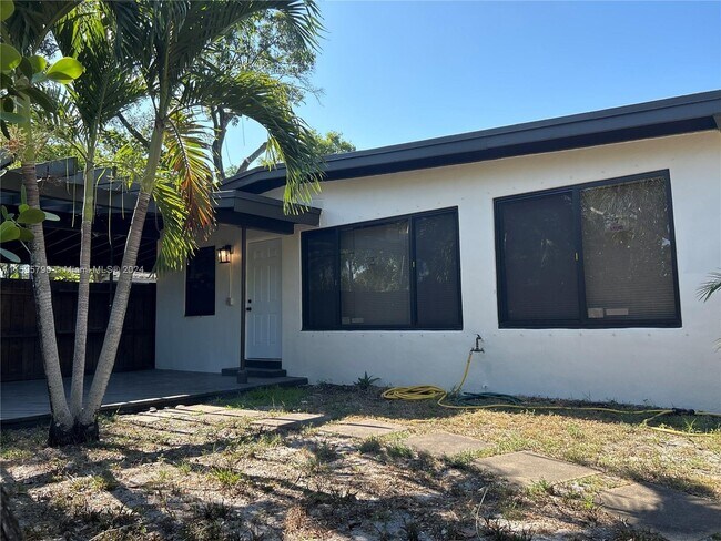 Building Photo - 1601 Southwest 10th Street, Fort Lauderdal...
