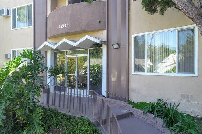 Foto del edificio - 15540 Moorpark St