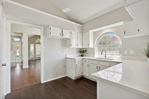Building Photo - 2214 Lancecrest Dr