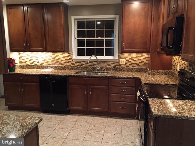 Building Photo - 5205 Pumphrey Dr