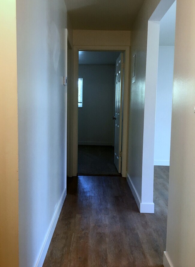 Foto del edificio - 545 Stringham Ave