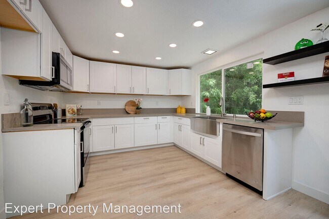 Foto del edificio - 3 br, 3 bath House - 5342 Illinois Ave.