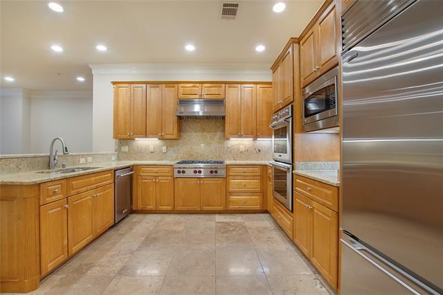 Building Photo - 6405 Bandera Ave