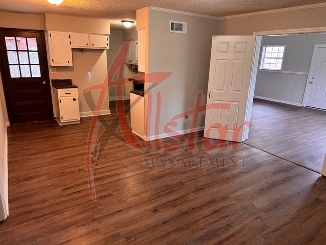 Building Photo - 3035 Greenbriar Cove W