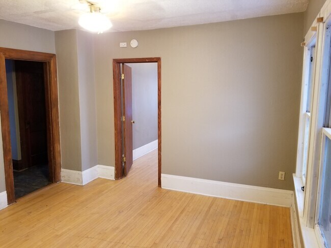 Foto del edificio - 405 12th St NW