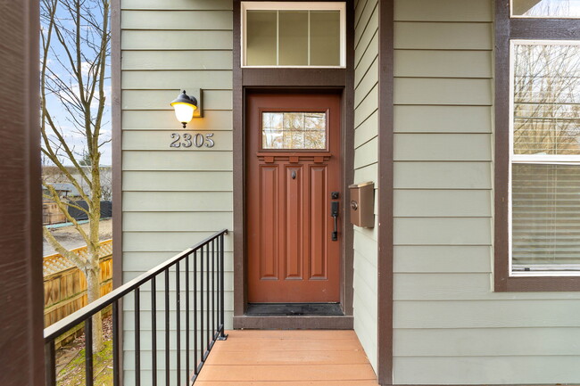 Building Photo - 2305 SE 12th Ave