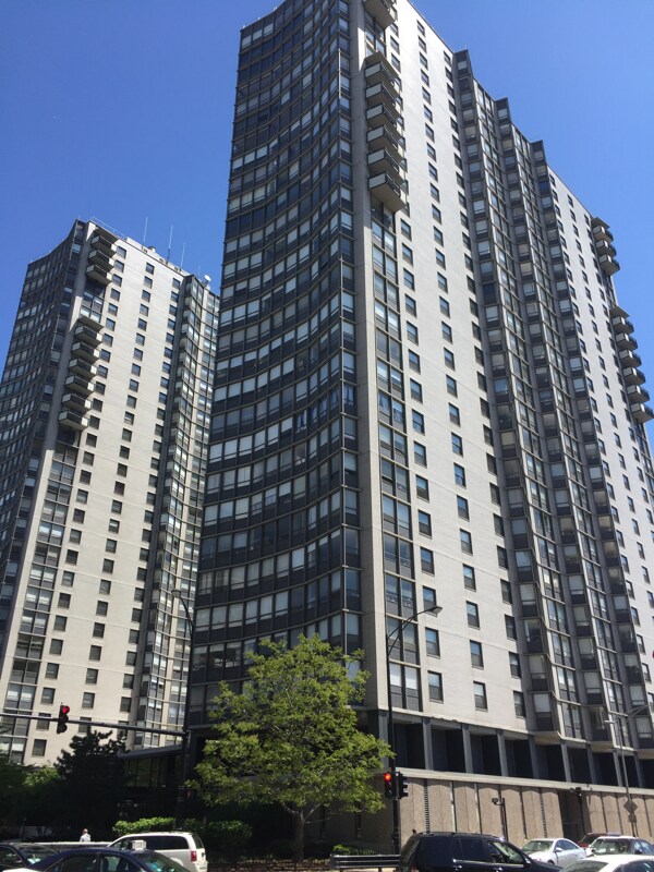 Photo - 5701 N Sheridan Rd (Chicago, IL) Apartment