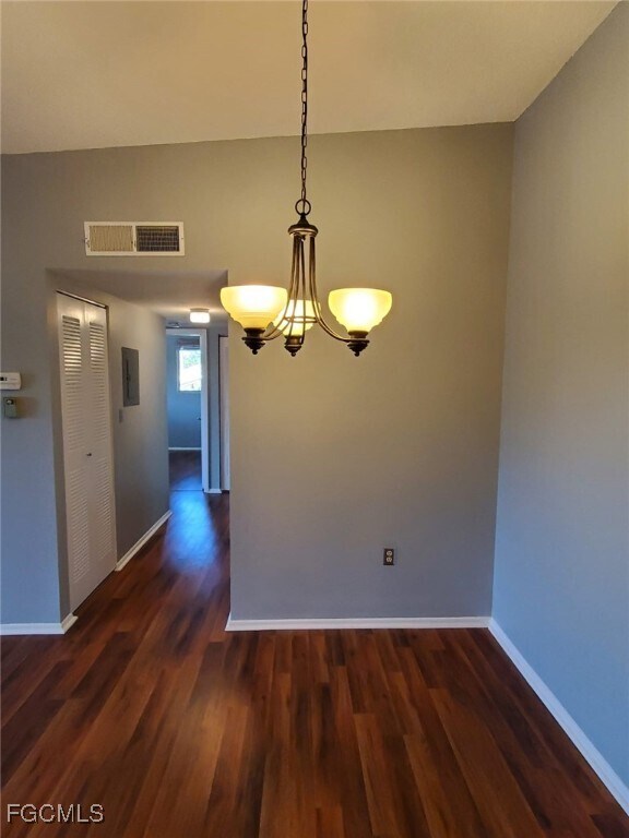 Foto del edificio - 5713 Foxlake Dr