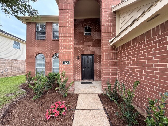 Building Photo - 4406 Eaglewood Trail Dr