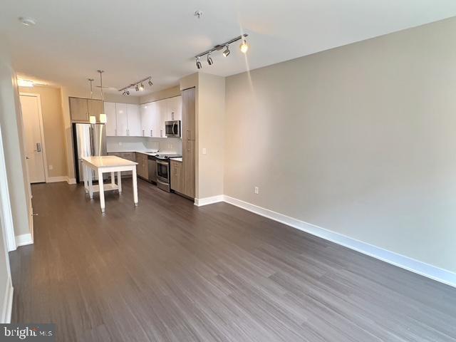 Building Photo - 145 Riverhaven Dr
