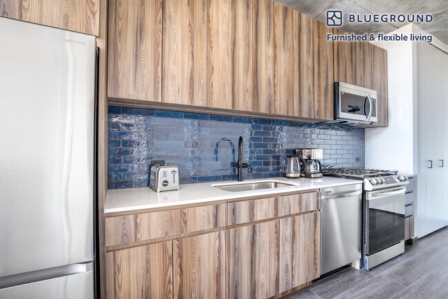 Foto del edificio - 150 N Ashland Ave