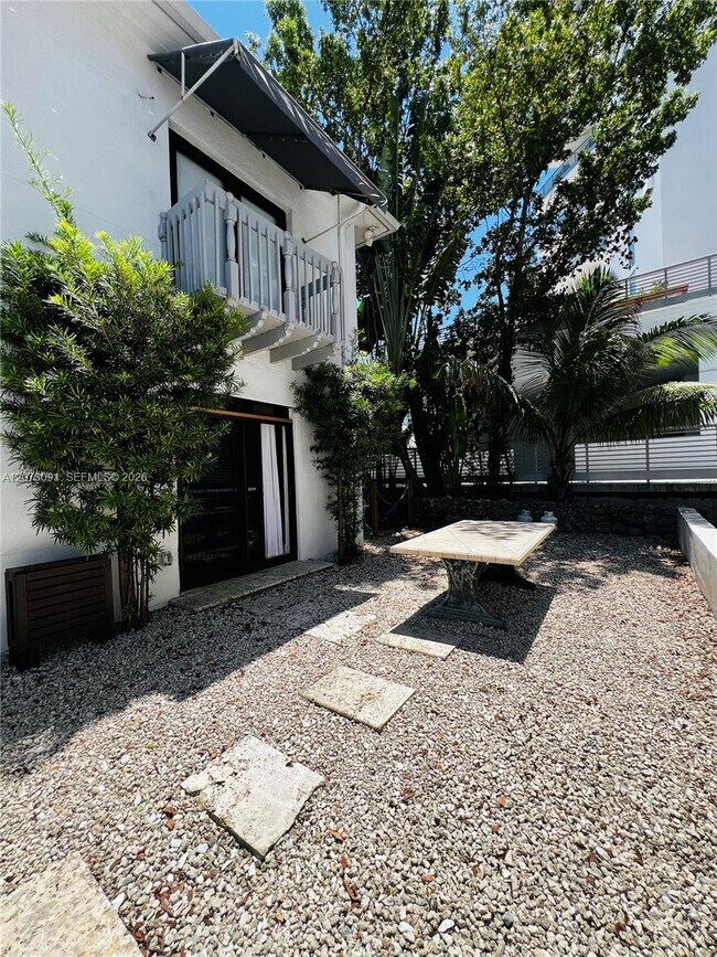 Foto del edificio - 1470 Lincoln Terrace