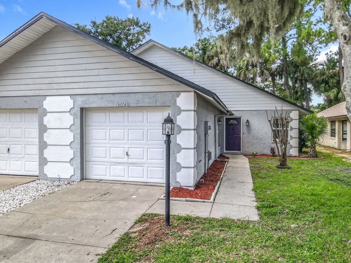 Primary Photo - Charming 2 Bed, 2 Bath Home with Screened ...