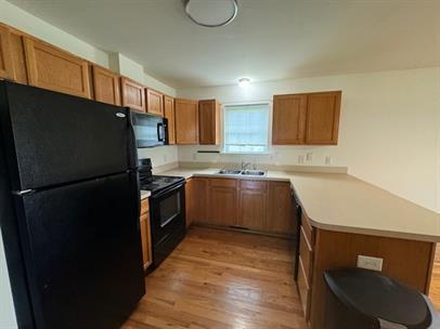 Foto del edificio - Charming 3-Bedroom Home with Fenced Yard, Patio & Hardwood Floors