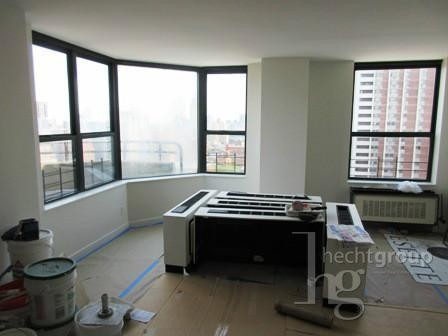 Building Photo - 247 W 87th St