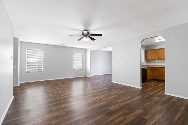 Building Photo - Charming Home Awaits: Spacious & Modern Living in a Prime Location