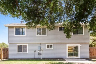 Building Photo - 2823 Forestbrook Dr