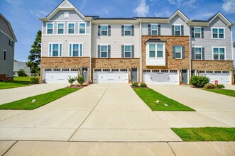 Building Photo - 2656 Grantham Place Dr