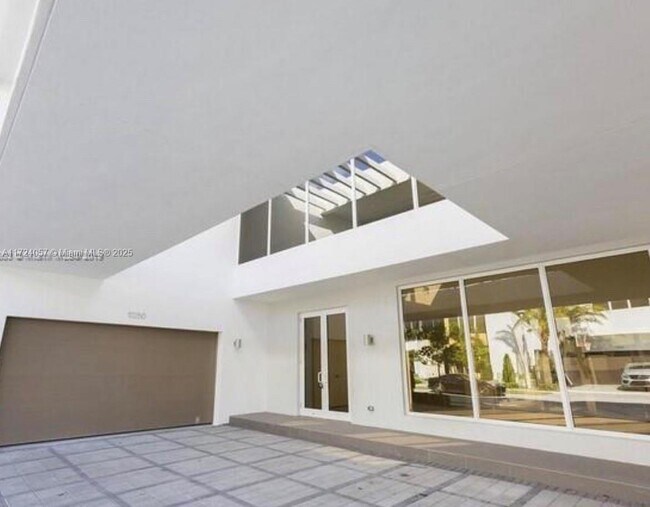 Building Photo - 10250 NW 74th Ter