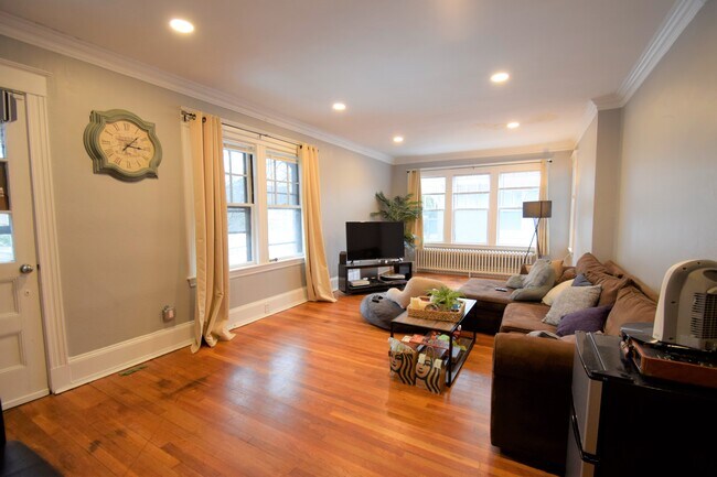 Foto del edificio - 229 Chestnut Hill Ave